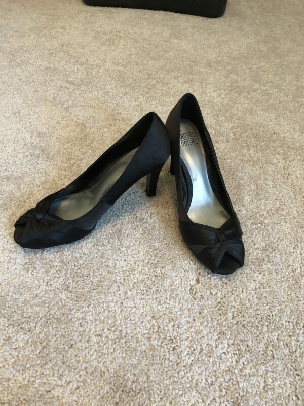 Muzi Tootsee black heel size 9