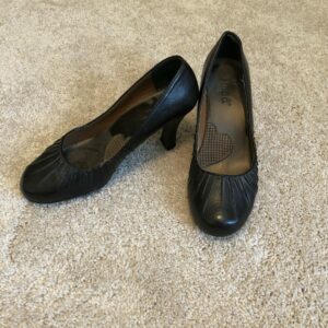 Mud brown heels size 8 1/2