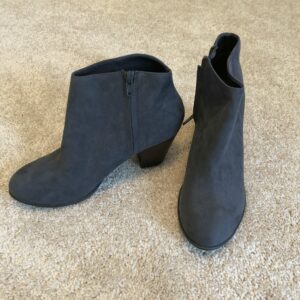 Old Navy gray boots size 9