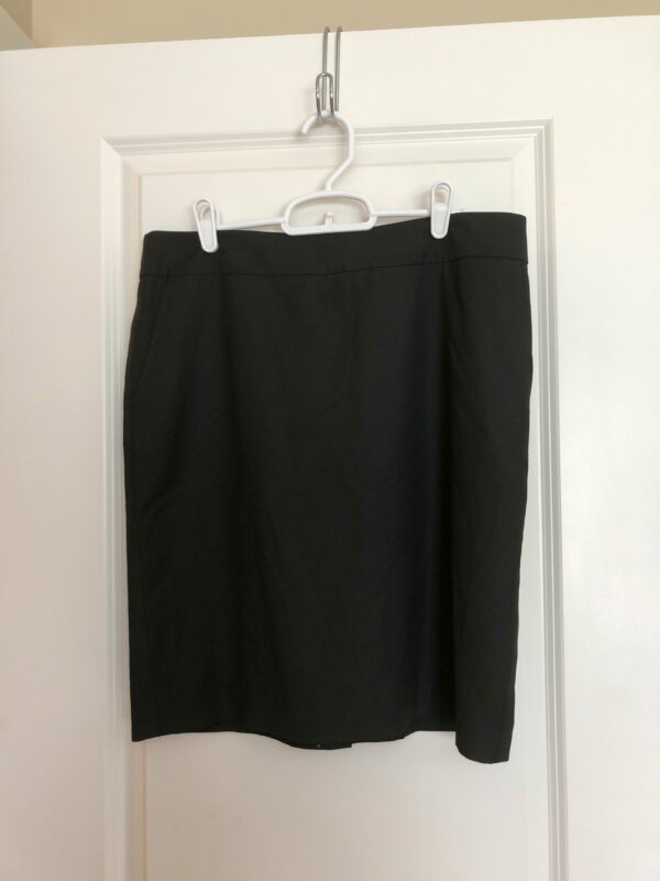 Loft size 8 black skirt