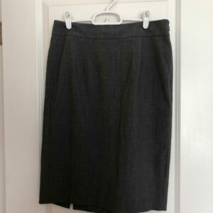 New York and Company size 8 gray skirt